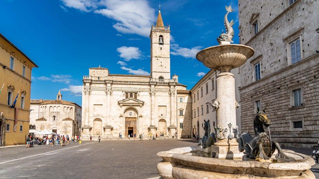 Thị trấn Ascoli Piceno – Viên ngọc cổ đại phát sáng của Italy 