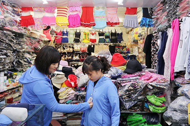 thi-truong-chong-n243ng-n243ng-theo-thoi-tiet_1.jpg