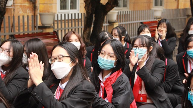 Thi vào lớp 10 THPT công lập: Phụ huynh thở phào