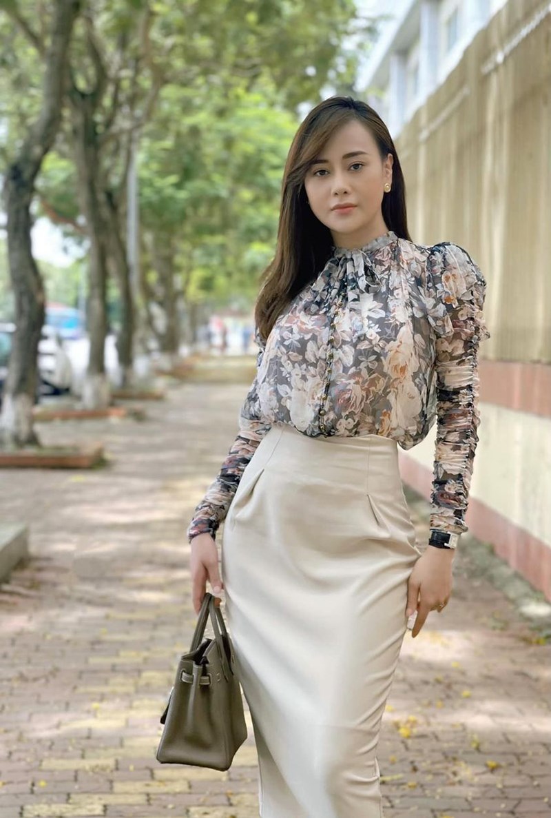 thoi-trang-cua-phuong-oanh-trong-huong-vi-t236nh-th226n-lai-bi-b225o-dong_1.jpg