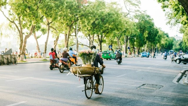 Thủ đô Hà Nội trời mát, có nơi có mưa dông 