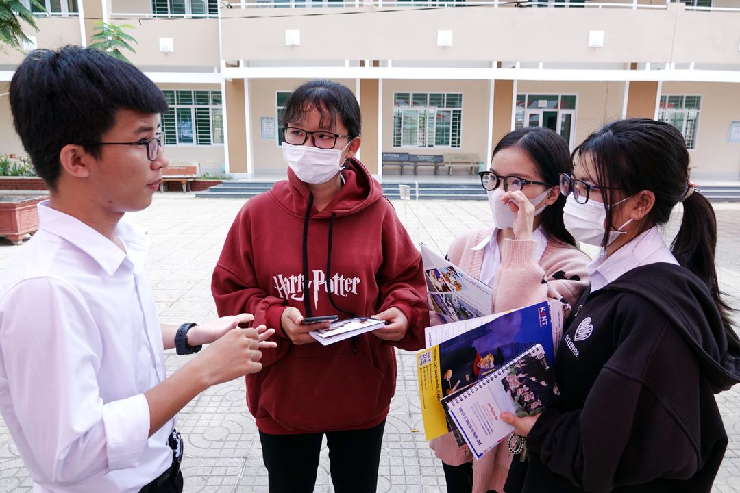 Thủ khoa chia sẻ kinh nghiệm học tập: Phải thực chiến đề thi thật nhiều