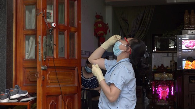 Thứ trưởng Bộ Y tế Nguyễn Trường Sơn: Khuyến khích người dân tự thực hiện test nhanh Covid-19