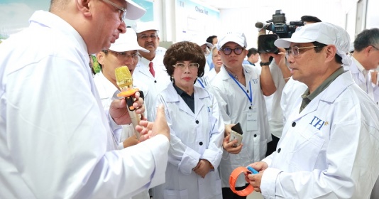 Thủ tướng Chính phủ Phạm Minh Chính thăm và làm việc tại Tập đoàn TH