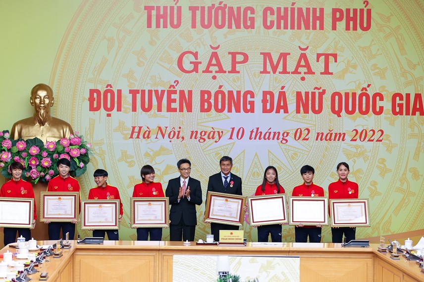 thu-tuong-goi-c225c-nu-cau-thu-l224-nhung-39c244-g225i-kim-cuong39_6.jpg