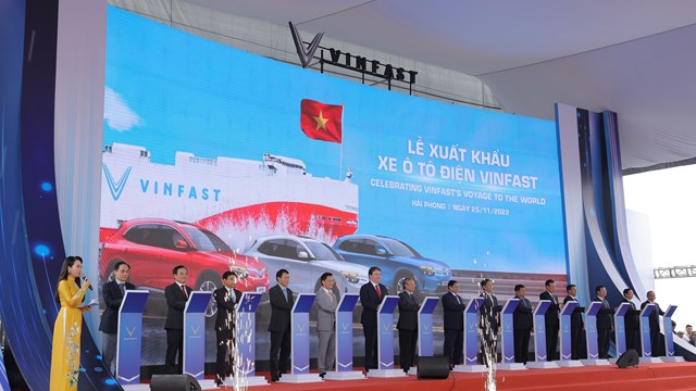 Thủ tướng Phạm Minh Chính dự lễ xuất khẩu lô ô tô điện Vinfast ra thị trường quốc tế