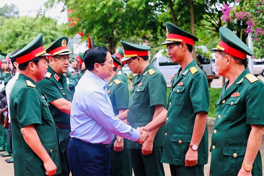 thu-tuong-pham-minh-ch237nh-l224m-viec-voi-luc-luong-vu-trang-tinh-dak-lak_2.jpg