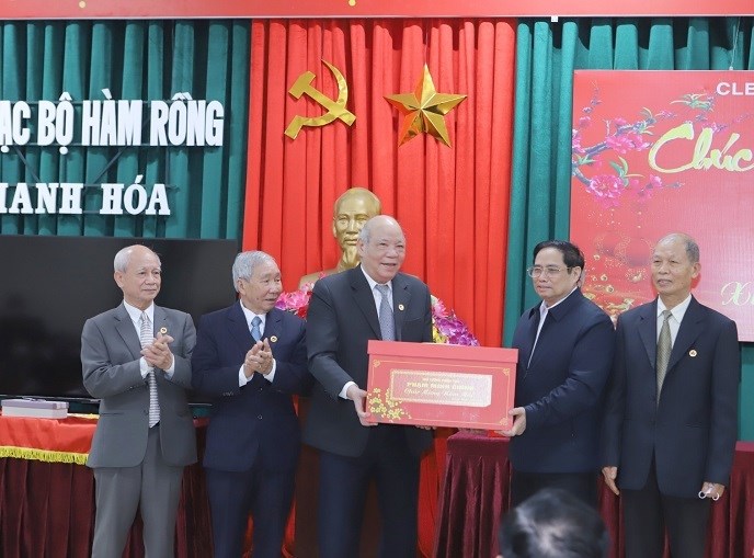 thu-tuong-pham-minh-ch237nh-tr242-chuyen-ch250c-tet-clb-h224m-rong_5.jpg
