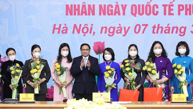 Thủ tướng Phạm Minh Chính: Xây dựng đề án đào tạo cán bộ nữ ngay trong năm 2022