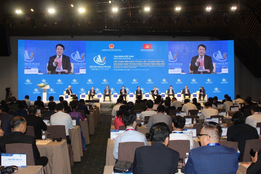 thu-tuong-pham-minh-ch237nh-x226y-dung-nen-kinh-te-doc-lap-tu-chu-gan-voi-hoi-nhap-quoc-te-s226u-rong_3.jpg