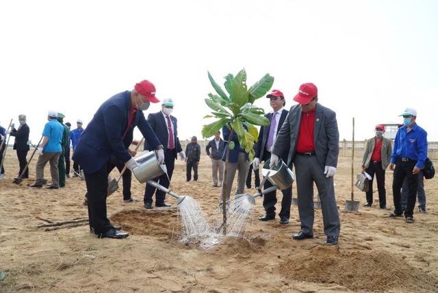 Thủ tướng phát động Tết trồng cây, doanh nghiệp và người dân hưởng ứng sôi nổi - Ảnh 3.