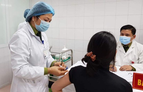 Thủ tướng: Tiến hành ngay các thủ tục mua vaccine cho trẻ 5 - 11 tuổi