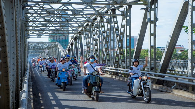 Thừa Thiên - Huế: Đoàn xe máy cổ diễu hành quảng bá điểm đến và các sản phẩm du lịch 