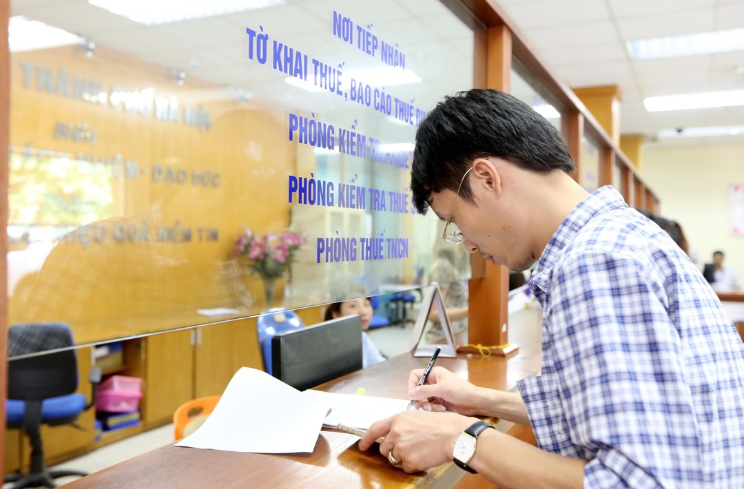 Thuế thu nhập cá nhân phụ thuộc vào tiền lương, tiền công