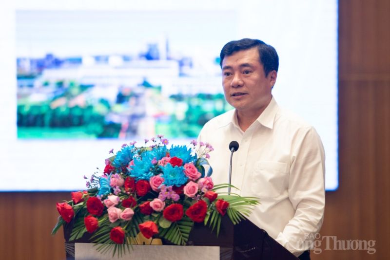 Thứ trưởng Bộ Công Thương Nguyễn Sinh Nhật Tân phát biểu khai mạc
