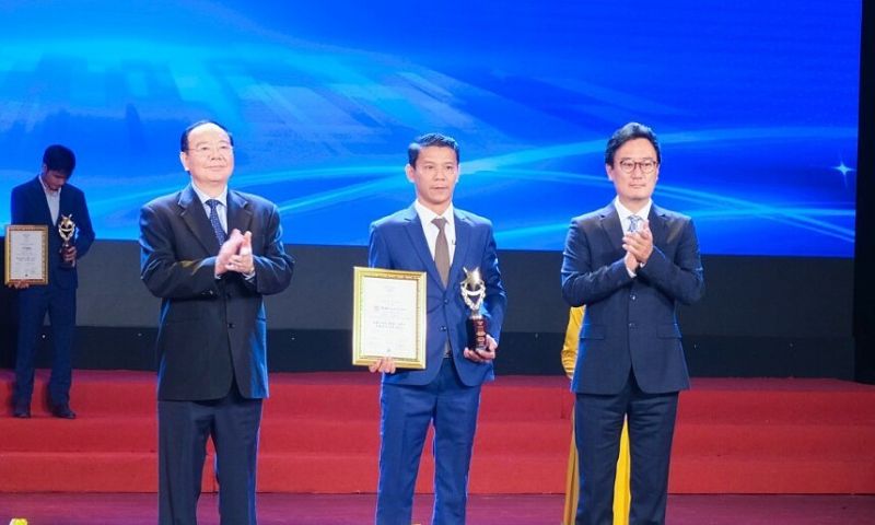 Ông Đào Viết Ánh - Tổng giám đốc Công ty cổ phần Xe khách Phương Trang - FUTA Bus Lines nhận danh hiệu Ông Đào Viết Ánh - Tổng giám đốc Công ty cổ phần Xe khách Phương Trang - FUTA Bus Lines nhận danh hiệu