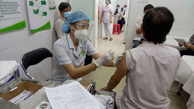 Tiêm vaccine Covid-19 cho trẻ em toàn quốc từ tháng 11/2021