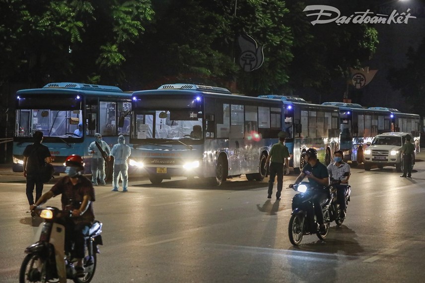 tien-h224nh-di-doi-nguoi-d226n-ra-khoi-o-dich-thanh-xu226n-trung_1.jpg