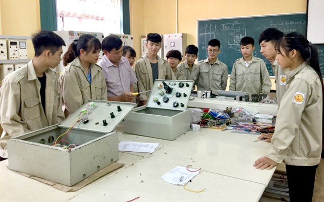 tin-vui-voi-c225c-co-so-gi225o-duc-nghe-nghiep_1.jpg tin-vui-voi-c225c-co-so-gi225o-duc-nghe-nghiep_1.jpg