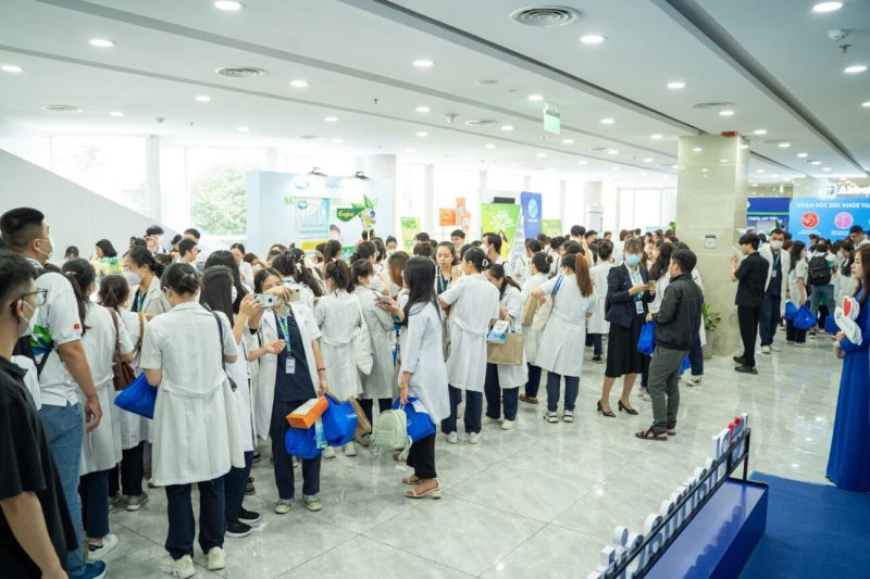 Nhiều hoạt động thú vị đã thu hút sự tham gia của các bạn Dược sĩ Pharmacity Nhiều hoạt động thú vị đã thu hút sự tham gia của các bạn Dược sĩ Pharmacity