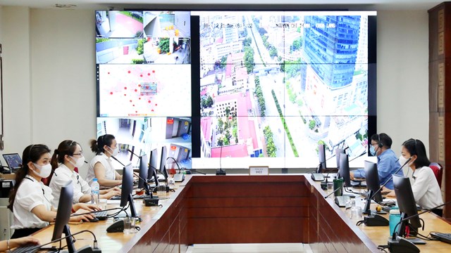 Tổng đài 1022 Hà Nội: 300 bác sỹ luôn túc trực tư vấn cho người người dân về Covid-19