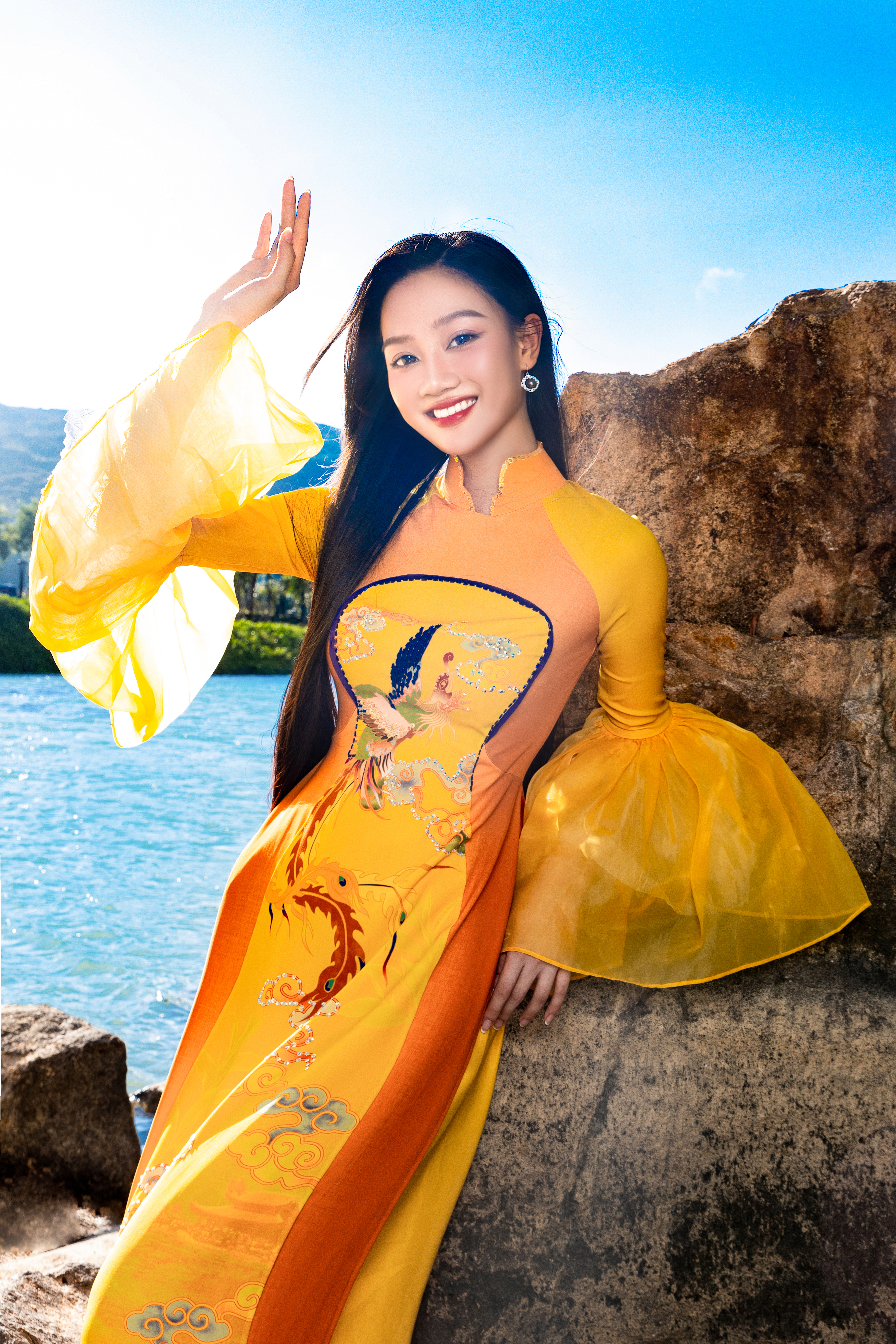 top-40-th237-sinh-miss-world-vietnam-khoe-sac-trong-t224-225o-d224i-truoc-d234m-chung-ket_5.jpg