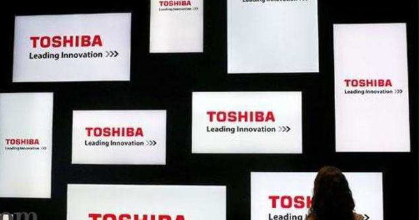 Toshiba: Từ gã khổng lồ tới người tý hon