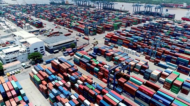 TP HCM: 7 hiệp hội đồng kiến nghị về việc thu phí cảng biển