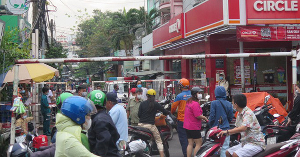 TP HCM: Cận cảnh phong tỏa khu Mả Lạng do liên quan ca Covid-19 ở Tân Sơn Nhất