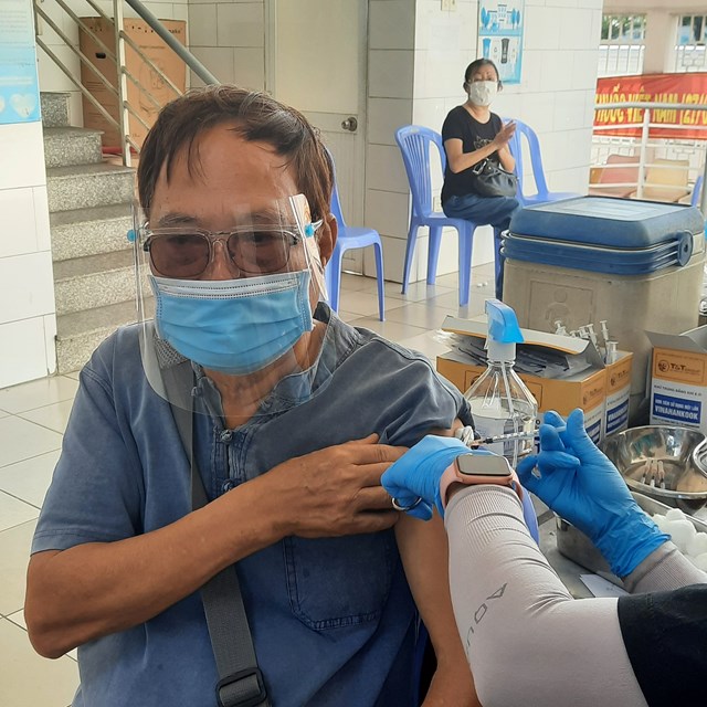 tp-hcm-th234m-2-ca-omicron-li234n-quan-den-ch249m-ca-nhiem-l224-nguoi-phu-nu-ve-tu-my_2.jpg