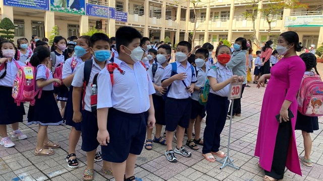 TP Hồ Chí Minh bác tin 'dừng dạy học trực tiếp'
