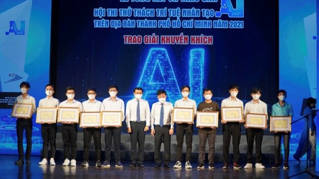 TP Hồ Chí Minh gặp gỡ sinh viên tiêu biểu trong lĩnh vực trí tuệ nhân tạo