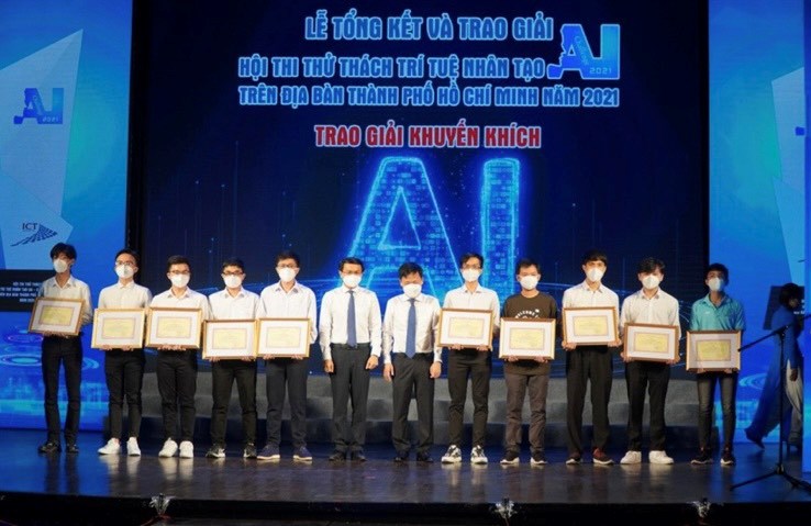 tp-ho-ch237-minh-gap-go-sinh-vi234n-ti234u-bieu-trong-linh-vuc-tr237-tue-nh226n-tao_1.jpg tp-ho-ch237-minh-gap-go-sinh-vi234n-ti234u-bieu-trong-linh-vuc-tr237-tue-nh226n-tao_1.jpg
