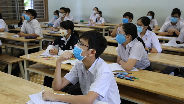 TP Hồ Chí Minh: Học sinh không tiêm vaccine có được đến trường?