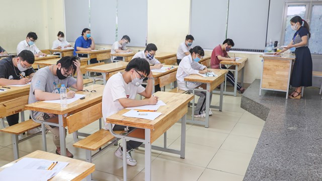 TP Hồ Chí Minh: Hơn một trăm nghìn học sinh tới trường 