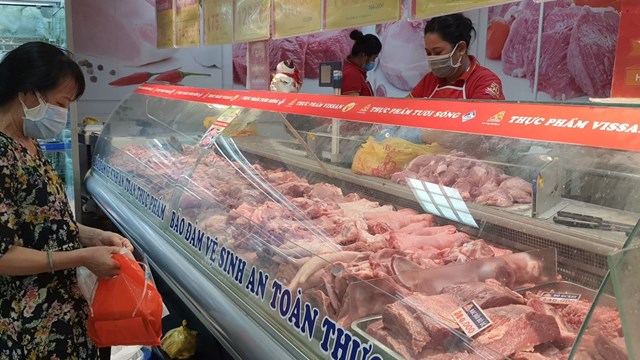 TP Hồ Chí Minh: Không còn cảnh xếp hàng dài trăm mét trước siêu thị