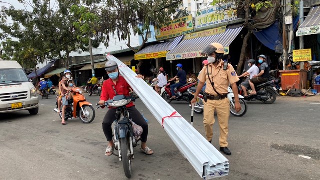 TP Hồ Chí Minh: Tạm giữ nhiều phương tiện xe tự chế, xe ba gác bán hàng rong