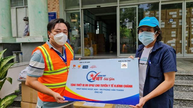 TP Hồ Chí Minh: Tặng 2015 máy SP02 cho các trạm y tế để tiện theo dõi sức khỏe F0