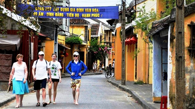 TP Hội An cấm cơ sở lưu trú cho khách dùng loa kẹo kéo hát hò