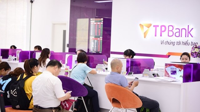 TPBank báo lãi bán niên tăng 26%, nợ xấu tăng