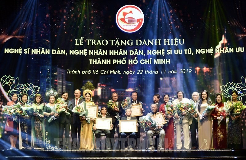 Trách nhiệm hơn với danh xưng “Nghệ sĩ ưu tú”, Nghệ sĩ nhân dân”