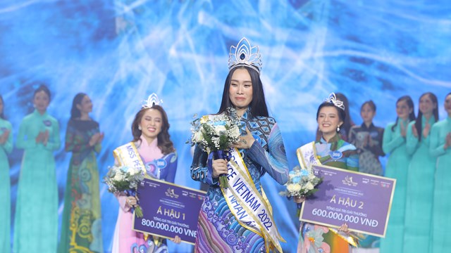 Trần Thị Ban Mai giành vương miện Miss Peace Vietnam 2022