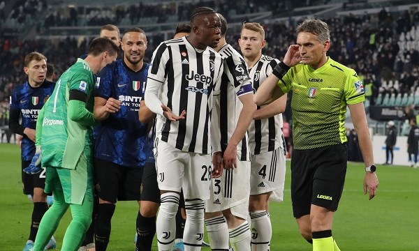 Tranh cãi dữ dội trong trận đấu giữa Juventus và Inter