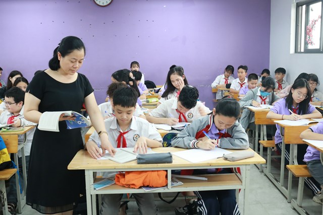trien-khai-chuong-tr236nh-moi-o-lop-6-ra-sao-trong-dieu-kien-dich-benh_1.jpg trien-khai-chuong-tr236nh-moi-o-lop-6-ra-sao-trong-dieu-kien-dich-benh_1.jpg