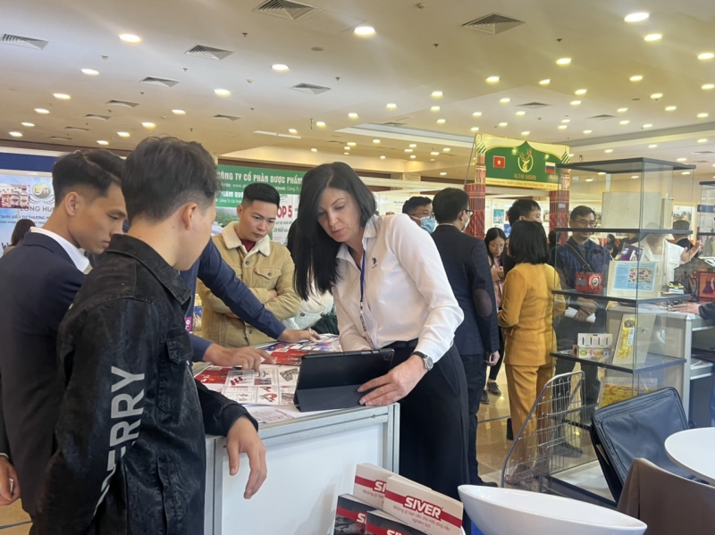 Khoảng 60 doanh nghiệp Nga tham gia Triển lãm.