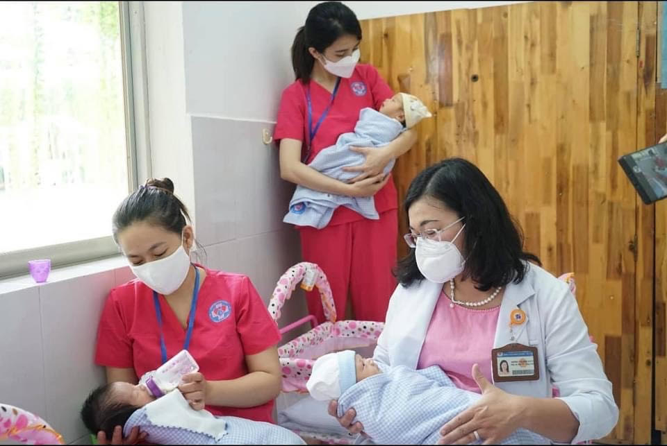 Trung tâm chăm sóc trẻ sơ sinh có mẹ nhiễm COVID-19 chính thức hoạt động