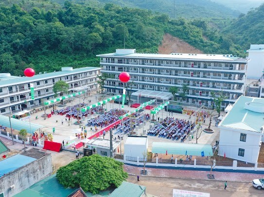 trungnam-group-kh225nh-th224nh-v224-b224n-giao-truong-thpt-ky-son_1.jpg trungnam-group-kh225nh-th224nh-v224-b224n-giao-truong-thpt-ky-son_1.jpg