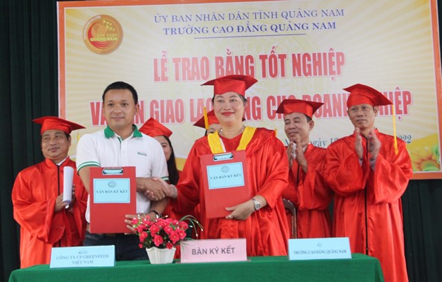 truong-cd-quang-nam-b224n-giao-sinh-vi234n-tot-nghiep-cho-nhieu-doanh-nghiep_1.jpg truong-cd-quang-nam-b224n-giao-sinh-vi234n-tot-nghiep-cho-nhieu-doanh-nghiep_1.jpg