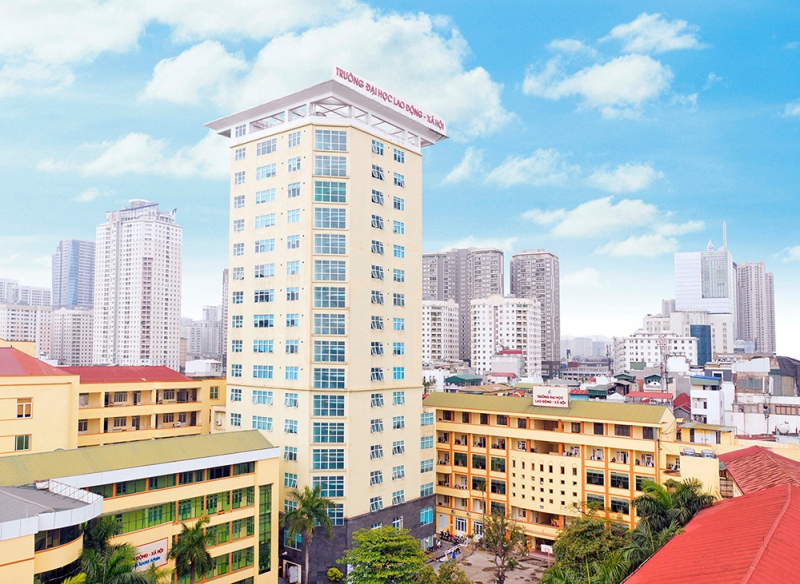 Trụ sở chính của Trường Đại học Lao động – Xã hội, 43 Trần Duy Hưng, quận Cầu Giấy, Hà Nội