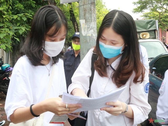 truong-hoc-li234n-tuc-d243ng-mo-hoc-sinh-lop-12-244n-thi-tot-nghiep-nhu-the-n224o_1.jpg